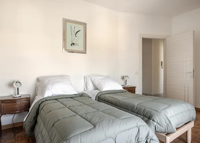 Francis House Apartment *